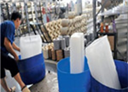 安徽车间解暑新招，大冰块降温效果如何？